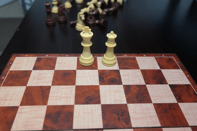 Chess Board Setup Image for the White Queen and King